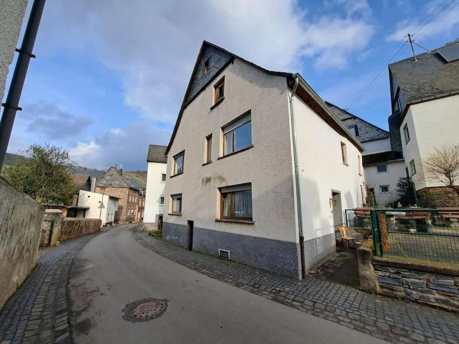Haus Moselwald - 3 Bedrooms Enkirch Exteriör bild