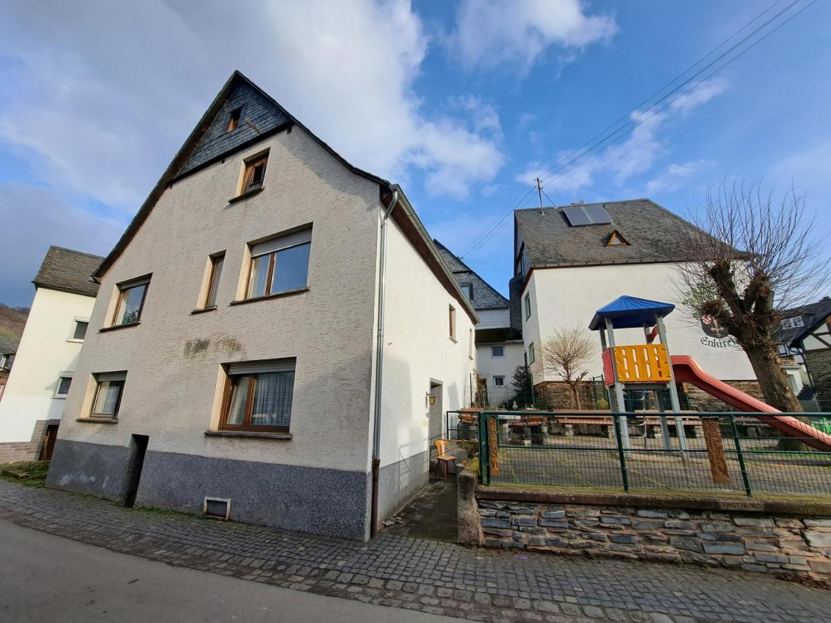 Haus Moselwald - 3 Bedrooms Enkirch Exteriör bild