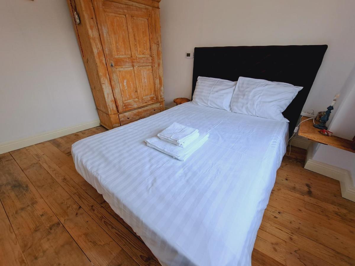 Haus Moselwald - 3 Bedrooms Enkirch Exteriör bild